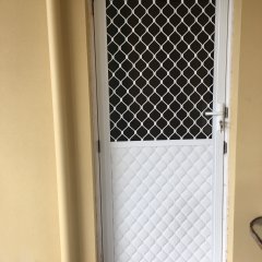 Diamond grille half panel door